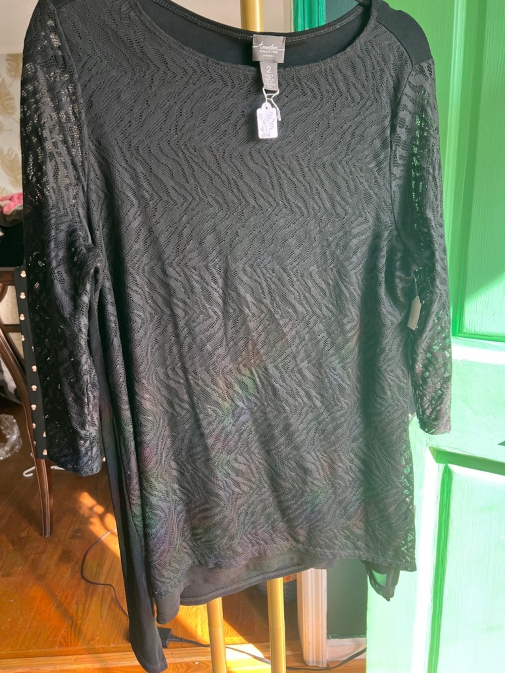 Chico's Travelers Collection black sharkbite tunic top with 3/4 sleeves / Size 2